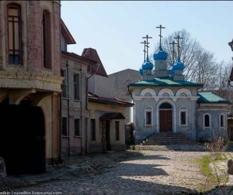 Bun venit la MOSFILM, mândria cinematografiei din Rusia. DECORURI DE VIS la CELE MAI MARI STUDIOURI din Europa l Foto