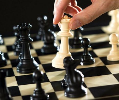 Cum îşi umilesc partidele primarii