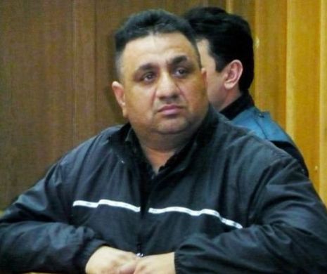 Mascaţii au descins în palatele lui Bercea Mondialu din Drăgăneşti