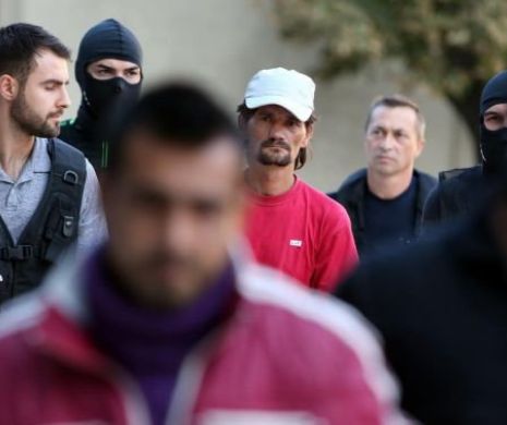 Rețea internațională de trafic de imigranți, protejată de polițiști