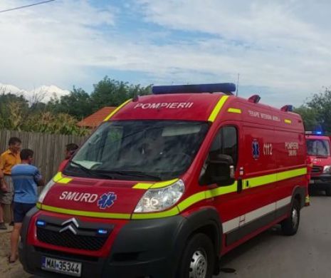 ŞOCANT! O fetiţă de numai ŞASE ani a rămas FĂRĂ PICIOARE după ce a fost LOVITĂ de remorca unui tractor. Şoferul nu avea PERMIS de CONDUCERE