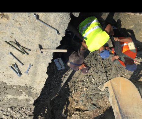 Strada reparată cu 1,6 milioane de euro, ruptă în două de incompetenți I FOTO