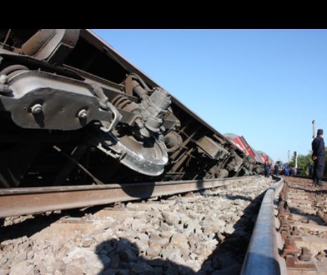 Tren DERAIAT în apropiere de Drobeta Turnu Severin. Traficul feroviar este BLOCAT
