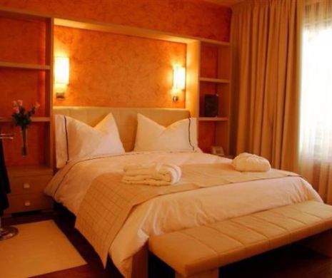 ULUITOR! Un turist a fost de-a dreptul DEZGUSTAT de ce a putut găsi în CAMERĂ de HOTEL de LUX