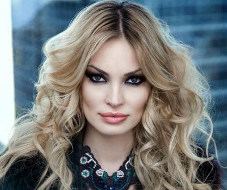 Valentina Pelinel a ajuns la SPITAL cu BĂIEŢELUL de doar DOUĂ LUNI! Care este MOTIVUL pentru care blondina a apelat la AJUTORUL MEDICILOR | FOTO