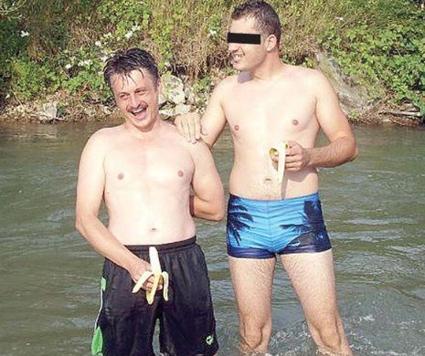 A plătit scump pentru DISTRACŢIA din timpul liber! IMAGINILE COMPROMIŢĂTOARE pentru care un DIRECTOR DE ŞCOALĂ şi-a dat DEMISIA