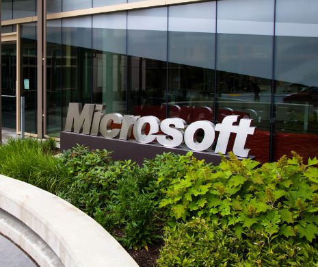 Decizie INCREDIBILĂ la Microsoft. SUTE DE ANGAJAȚI vor fi concediați. Nu se știe soarta programului SKYPE