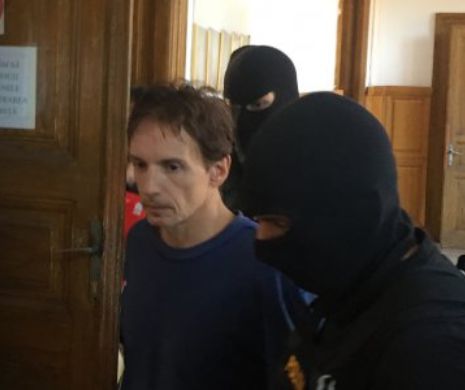 Medicul român care și-a ucis amanta și l-a împușcat în cap pe soțul acesteia a fost REARESTAT pentru contrabandă cu arme