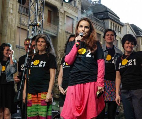 Mii de timișoreni au sărbătorit în Piața Victoriei desemnarea orașului drept Capitala Culturală a Europei în 2021 I FOTO