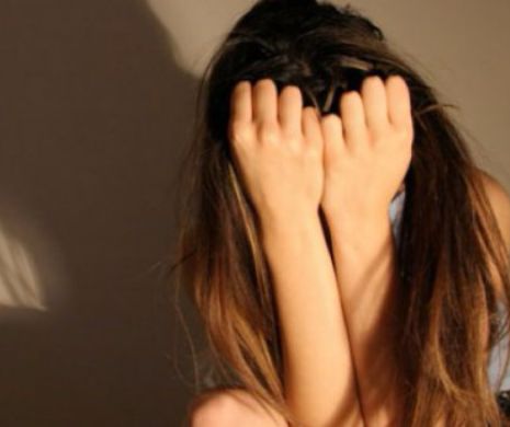 PERCHEZIȚII de amploare la PITEȘTI! Racolau TINERE şi le exploatau SEXUAL în case închiriate
