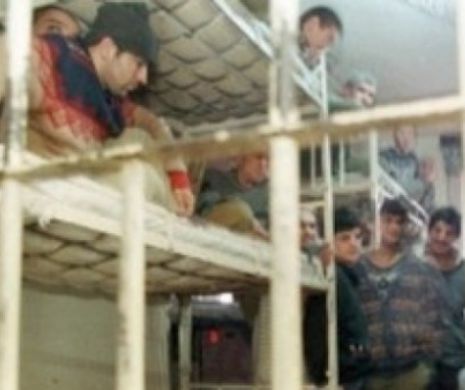 PUȘCĂRIAȘII care au violat cu o COADĂ DE MĂTURĂ un coleg de celulă își așteaptă sentințele. Detalii HORROR despre scena ABUZULUI CU OBIECTUL CASNIC