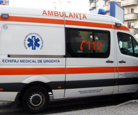 REVOLTĂTOR! Un copil a căzut în acidul SULFURIC aruncat pe jos de locatari