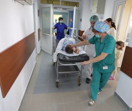 Și-a omorât în bătaie fiica de 5 ani, mințind că a căzut pe scări. Constănțean arestat pentru omor calificat