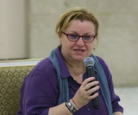 Asemănare izbitoare între FIICA MINISTRULUI CULTURII și Catherine Zeta-Jones! Este și frumoasă și deșteaptă. Performanțele din Statele Unite sunt dovada clară