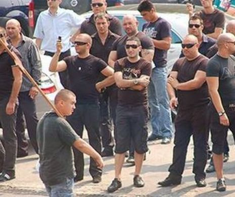 Bătaie ca-n Evul Mediu cu BÂTE, SĂBII și TOPOARE la Constanța | VIDEO
