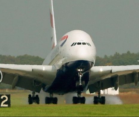 BREAKING NEWS: Un avion a luat FOC în timp ce decola. S-au înregistrat ZECI DE VICTIME