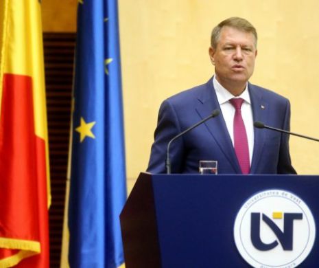 Cu cine s-a pozat Klaus Iohannis la un restaurant în Timișoara I FOTO