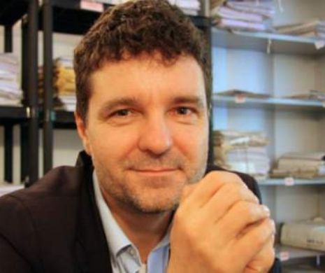 Cum strânge partidul lui Nicușor Dan semnături: ”10 lei pe semnătură”. Lider RROMI implicați în afacere | FOTO