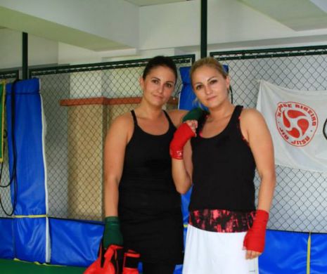 Două gemene CORPORATISTE au intrat în CUȘCĂ