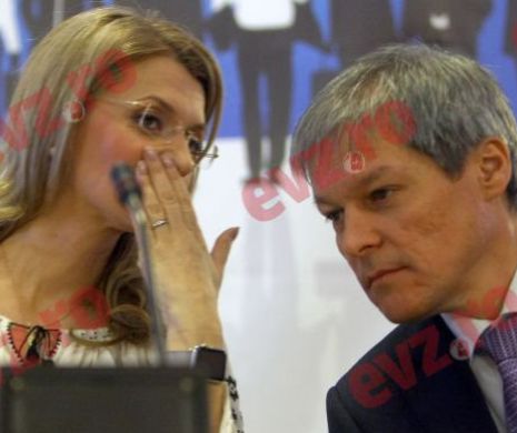 Întâlnire IMPORTANTĂ între Gorghiu și premierul Cioloș. Temele de discuție vor fi programul de guvernare al PNL și listele candidaților la parlamentare - SURSE