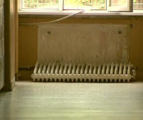 Patru ELEVI RĂNIŢI la o şcoală din capitală, după ce a CĂZUT un CALORIFER pe ei