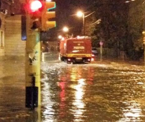 PLOI CATASTROFALE în mai multe judeţe