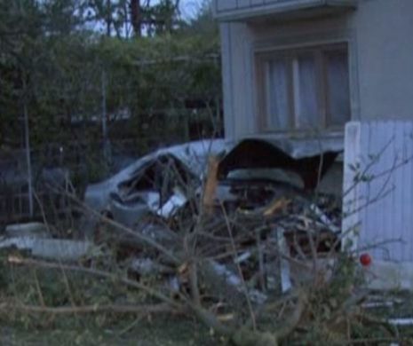 TRAGEDIE fără MARGINI în Mehedinţi! Un tânăr de 19 ani a MURIT în urma unui ACCIDENT RUTIER. Şoferul nu avea PERMIS de CONDUCERE şi era sub influenţa BĂUTURILOR ALCOOLICE