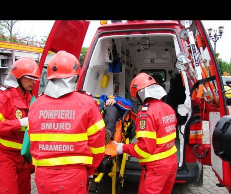 ACCIDENT ȘOCANT între un microbuz școlar și o mașină. 14 ELEVI au fost IMPLICAȚI