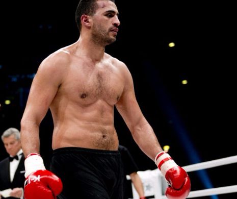 Badr Hari este un pachet de muschi inainte de meciul din decembrie. A ajuns sa arate ca un CULTURIST! FOTO