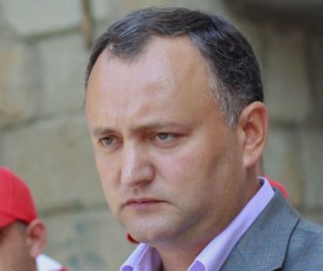 Dodon ameninţă protestatarii: "Nu vă jucați cu focul și nu utilizați copiii drept carne de tun"