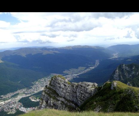 Mii de turişti petrec minivacanţa pe Valea Prahovei