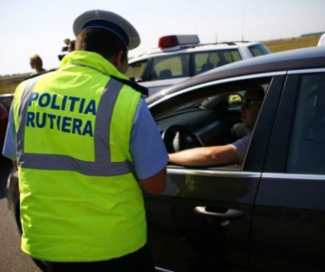 Poliţia rutieră, sub LUPA DNA! Agenţi REŢINUŢI pentru LUARE de MITĂ şi FALS INTELECTUAL