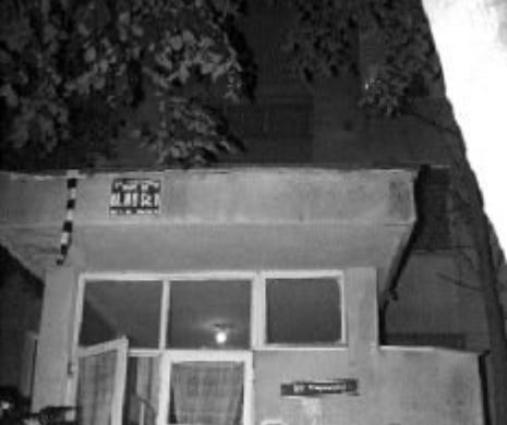 SINUCIDERE în cuplu. Doi bucureşteni s-au ARUNCAT legaţi cu un LANŢ de pe bloc