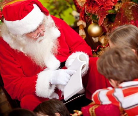 Vă vine să credeţi?  Moș Crăciun, INTERZIS în grădinițe!