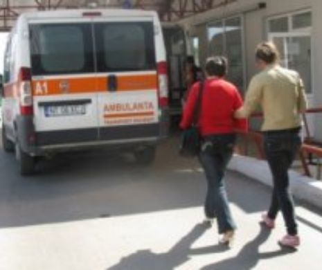 CAZ ȘOCANT la Roman. O ELEVĂ a fost ÎNJUNGHIATĂ de o colegă