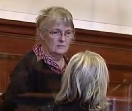 Cazul lui Jaqueline Sauvage, la final. Femeia a fost GRAȚIATĂ de președinte, după trei ani de închisoare, după ce și-a UCIS soțul