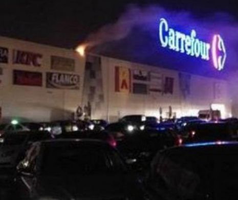CEL MAI MARE MALL este în flăcări. POMPIERII sunt ÎN ALERTĂ din cauza unui INCENDIU PE ACOPERIŞ. Au fost mobilizate CINCI AUTOSPECIALE. Detalii de ultimă oră