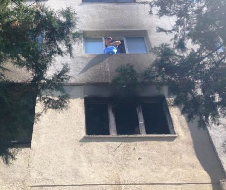Explozie PUTERNICĂ într-un bloc din capitală! O femeie A SĂRIT PE GEAM
