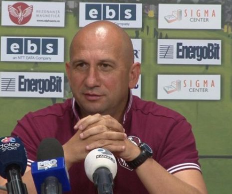 LIGA I. Scandal la meciul CS „U” Craiova - CFR Cluj. Un fotbalist a spart geamul unei uși și și-a tăiat TENDONUL. „N-are voie să facă așa ceva. O să plătească”