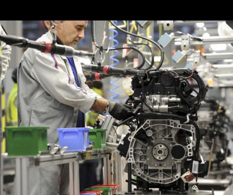 Productivitatea muncii din industrie ar putea fi în 2016 cu 0,6% sub cea de anul trecut