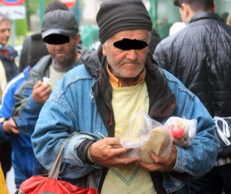 România, țara în care se aruncă cinci milioane de tone de mâncare. Oamenii străzii primesc în fiecare seară sandwich-uri