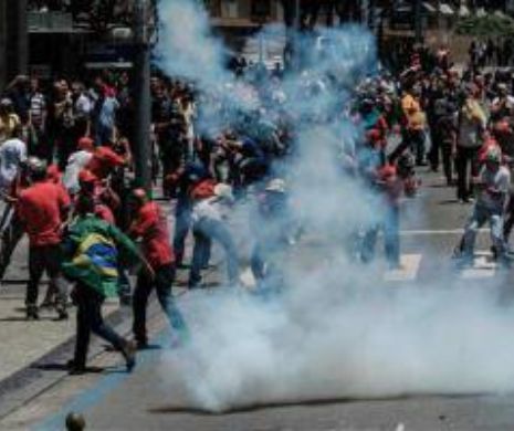 Senatul a adoptat planul de AUSTERITATE pentru următorii 20 de ani. Mii de oameni au ieșit ÎN STRADĂ