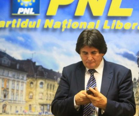 Apucături de DICTATOR. Cum JIGNEȘTE Robu, în ”privat” o tânără liberală. Motivul e incredibil I FOTO