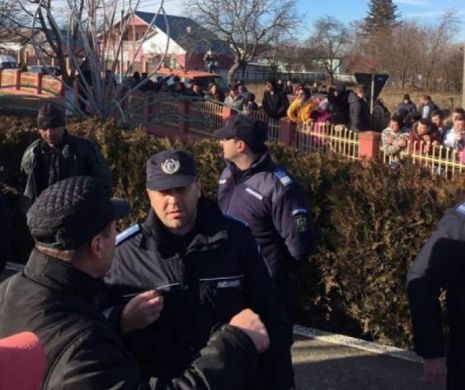 BOTOŞANI. 1.400 de ţărani din Corni vor demiterea primarului care nu le-a organizat Revelionul