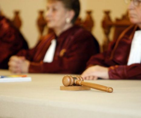 CÂND va dezbate CCR contestația PNL, USR și PMP la legea de abilitare a Guvernului de a emite ordonanțe