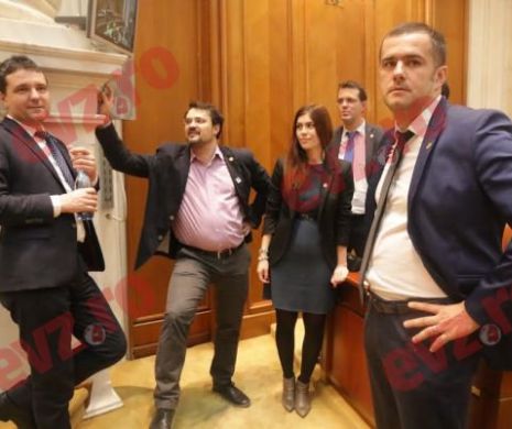 Codul de conduită stârneşte amuzament şi revoltă printre aleși