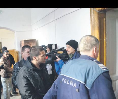 Crima de la Vișeu de Jos. Arma șefului de post, ucis cu trei lovituri de cuțit, nu a fost găsită