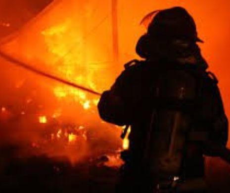 INCENDIU la o tabără de REFUGIAȚI. Sute de persoane au fost AFECTATE
