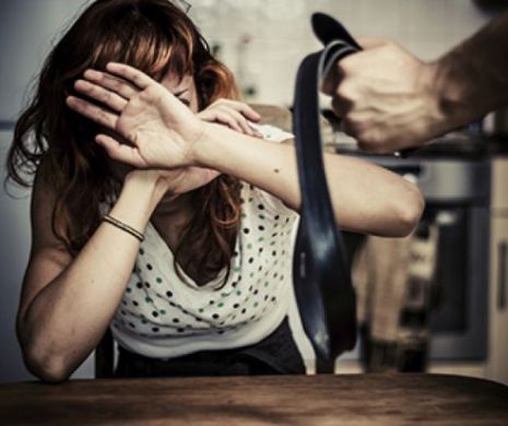 Nu este glumă: Rușii primesc liber la bătaia în familie. Legea le permite rușilor să-și "altoiască" soțiile și copii cel mult o dată pe an