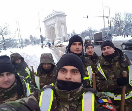 Primarul Gabriela Firea A MOBILIZAT ARMATA ca să deszăpezească Capitala. Militari întorși din Afganistan, puși să dea cu lopata la Arcul de Trimf